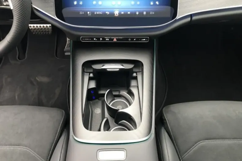 Mercedes-Benz E 300 din 2024 cu 18.795 km - oferta MER152111 - foto 14