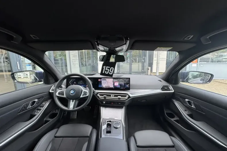 BMW 330 din 2024 cu 23.175 km - oferta BMW152112 - foto 9