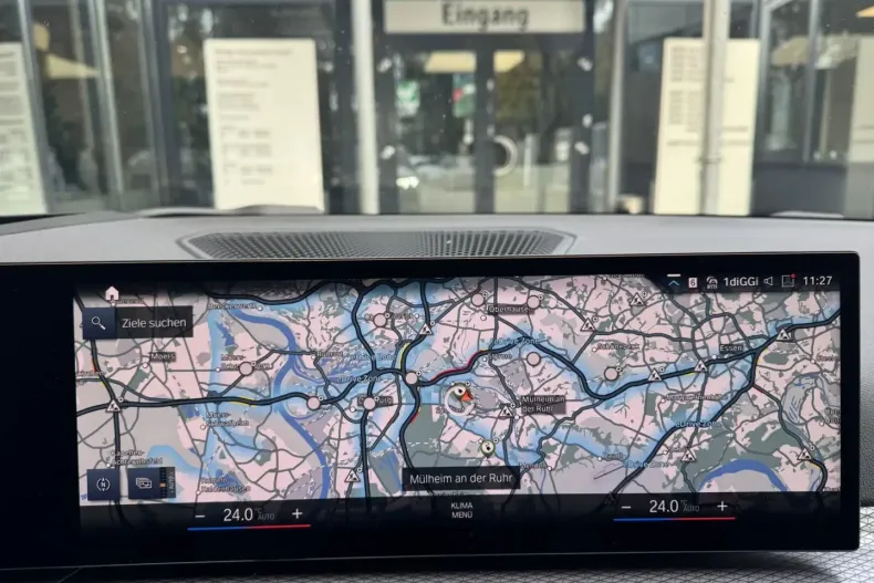 BMW 330 din 2024 cu 23.175 km - oferta BMW152112 - foto 19