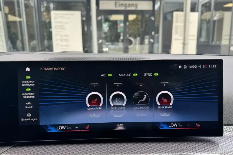 BMW 330 din 2024 cu 23.175 km - oferta BMW152112 - foto 20