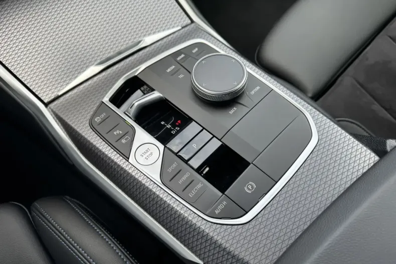 BMW 330 din 2024 cu 23.175 km - oferta BMW152112 - foto 23