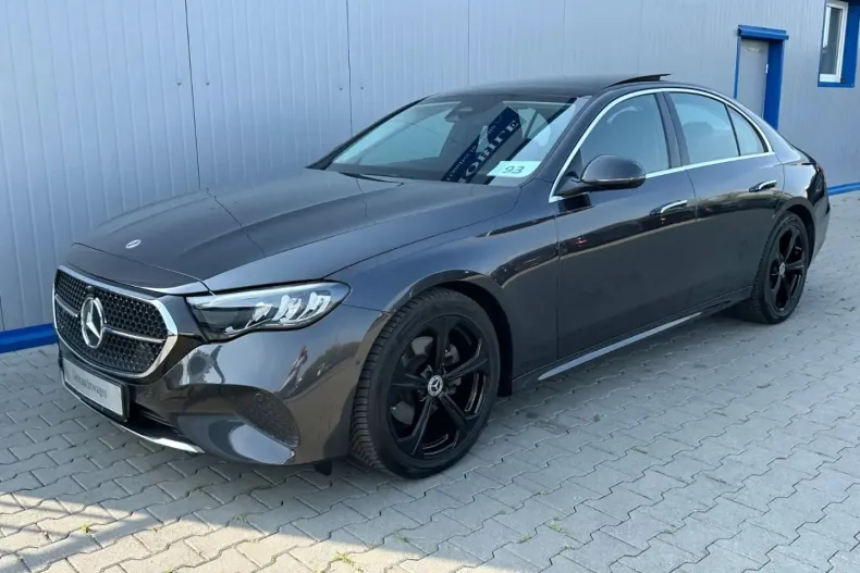 Mercedes-Benz E 200 din 2023 cu 41.149 km - oferta MER152115 - foto 1