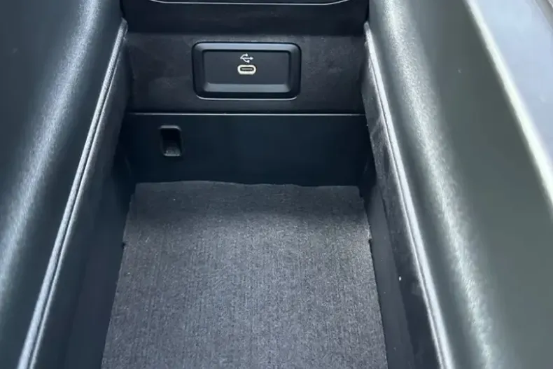 Mercedes-Benz E 200 din 2023 cu 41.149 km - oferta MER152115 - foto 24