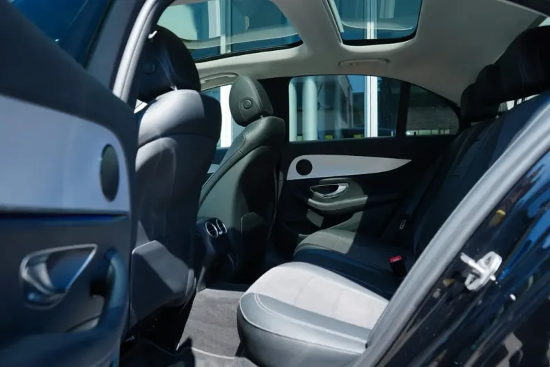 Mercedes-Benz E 220 din 2021 cu 74.500 km - oferta MER152128 - foto 9