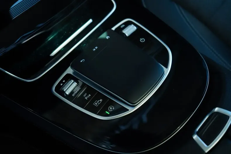 Mercedes-Benz E 220 din 2021 cu 74.500 km - oferta MER152128 - foto 25