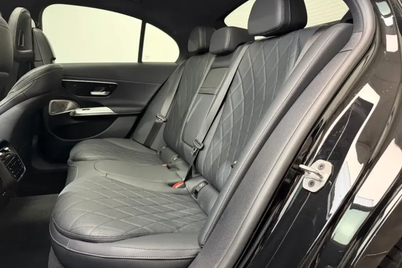 Mercedes-Benz E 450 din 2024 cu 34.568 km - oferta MER152129 - foto 17