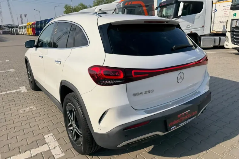 Mercedes-Benz EQA din 2021 cu 73.501 km - oferta MER152144 - foto 4