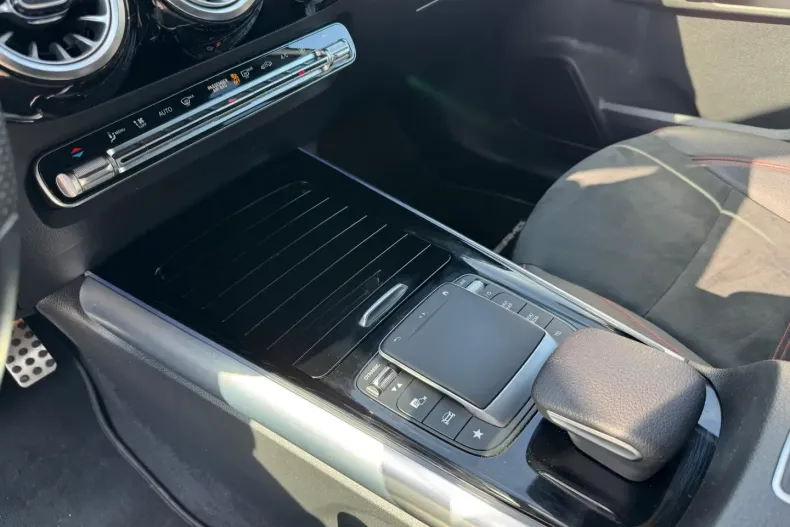 Mercedes-Benz EQA din 2021 cu 73.501 km - oferta MER152144 - foto 24