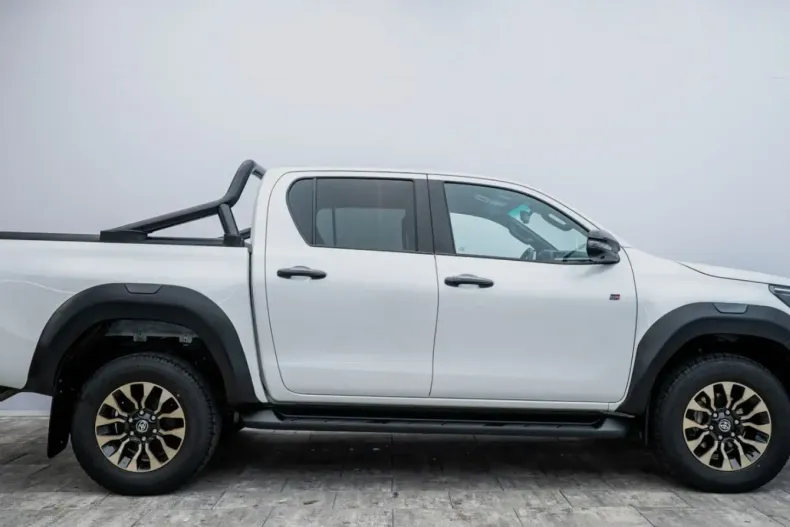 Toyota Hilux din 2024 cu 23.000 km - oferta TOY152146 - foto 5