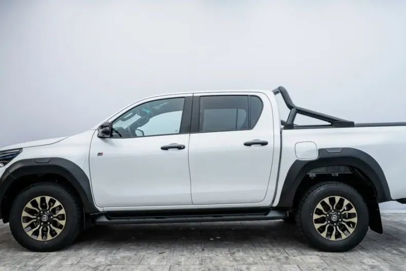 Toyota Hilux din 2024 cu 23.000 km - oferta TOY152146 - foto 7