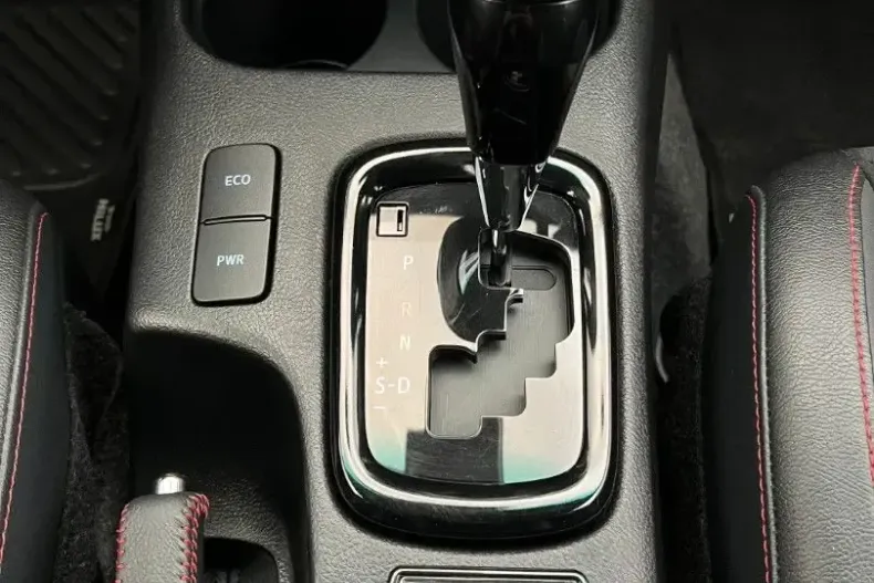 Toyota Hilux din 2024 cu 23.000 km - oferta TOY152146 - foto 18