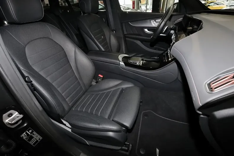 Mercedes-Benz EQC din 2023 cu 65.590 km - oferta MER152162 - foto 4