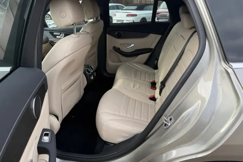 Mercedes-Benz EQC din 2022 cu 48.067 km - oferta MER152173 - foto 9