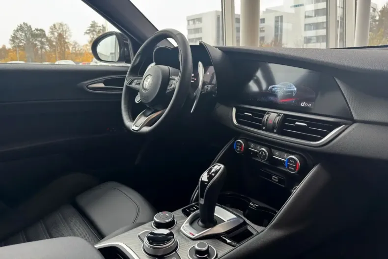 Alfa Romeo Giulia din 2024 cu 11.475 km - oferta ALF152188 - foto 13