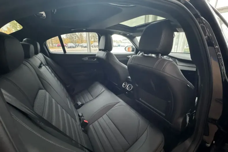 Alfa Romeo Giulia din 2024 cu 11.475 km - oferta ALF152188 - foto 16