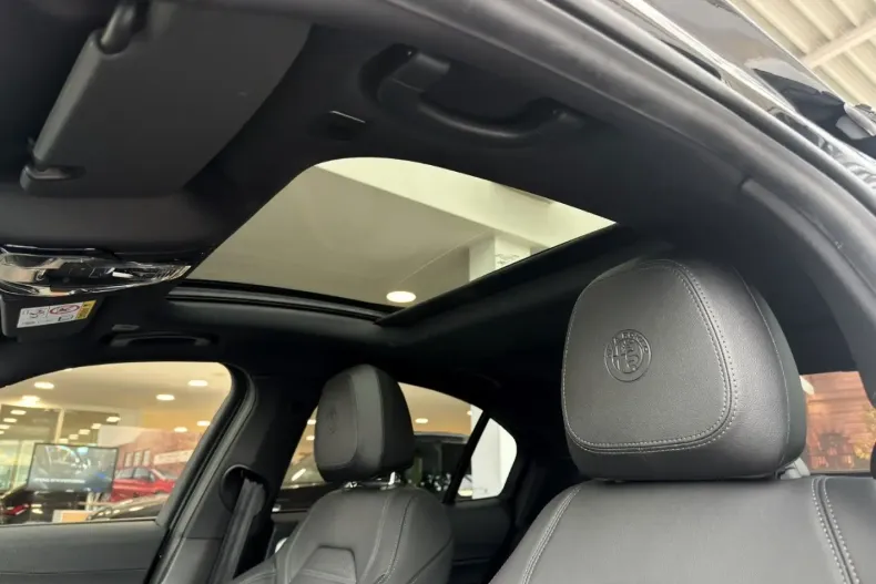 Alfa Romeo Giulia din 2024 cu 11.475 km - oferta ALF152188 - foto 18