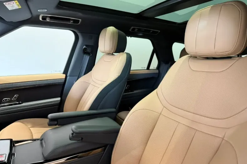 Land Rover Range Rover Sport din 2025 cu 11.200 km - oferta LAN152190 - foto 11