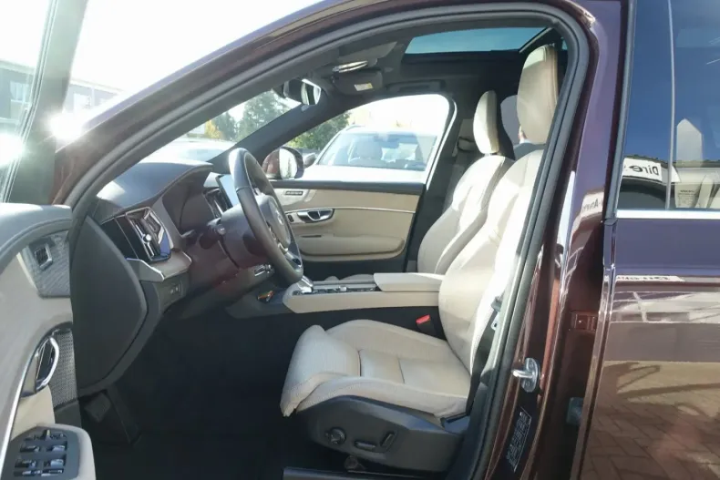 Volvo XC90 din 2024 cu 15.200 km - oferta VOL152195 - foto 8