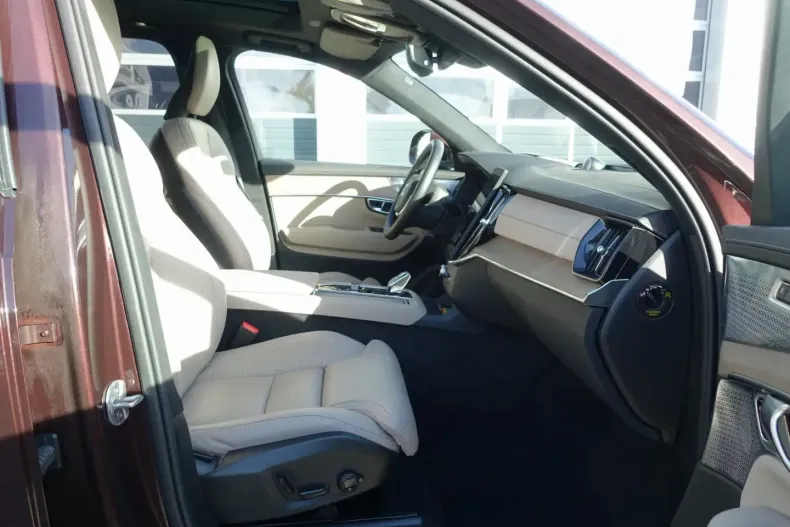 Volvo XC90 din 2024 cu 15.200 km - oferta VOL152195 - foto 10