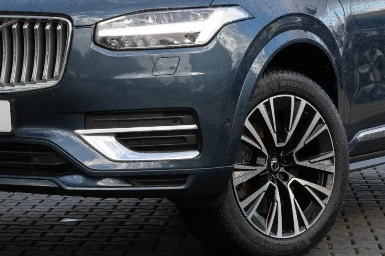 Volvo XC90 din 2024 cu 23.956 km - oferta VOL152199 - foto 3