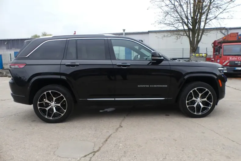 Jeep Grand Cherokee din 2023 cu 17.336 km - oferta JEE152200 - foto 4