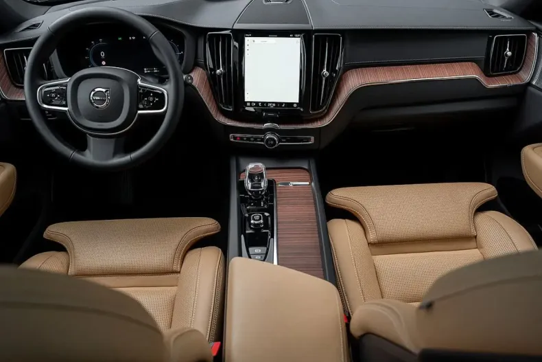 Volvo XC60 din 2024 cu 17.600 km - oferta VOL152201 - foto 9