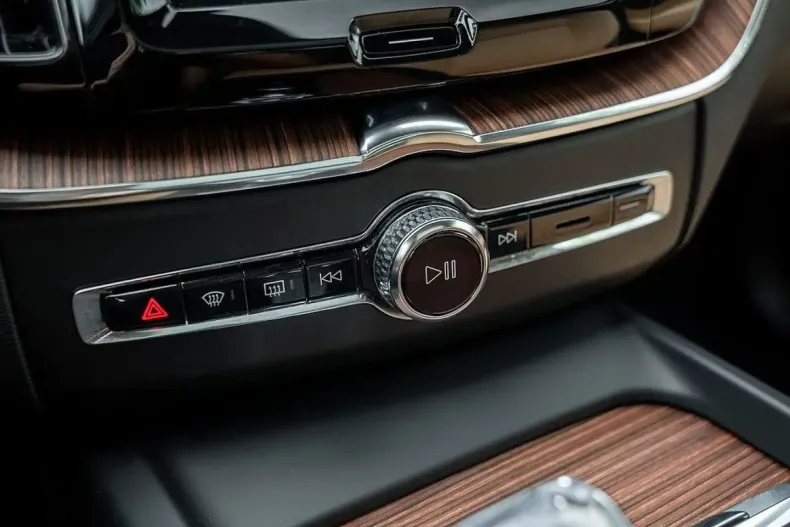 Volvo XC60 din 2024 cu 17.600 km - oferta VOL152201 - foto 17