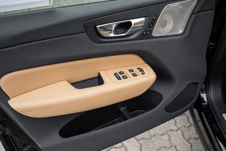 Volvo XC60 din 2024 cu 17.600 km - oferta VOL152201 - foto 23