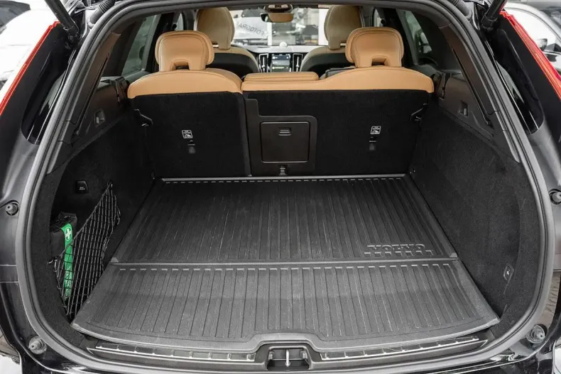 Volvo XC60 din 2024 cu 17.600 km - oferta VOL152201 - foto 26