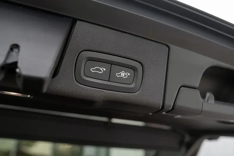 Volvo XC60 din 2024 cu 17.600 km - oferta VOL152201 - foto 29