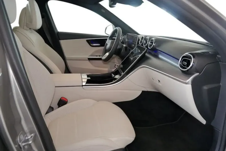 Mercedes-Benz C 400 din 2023 cu 53.832 km - oferta MER152210 - foto 5