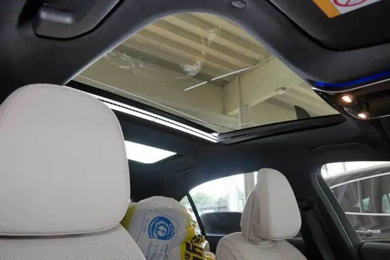 Mercedes-Benz C 400 din 2023 cu 53.832 km - oferta MER152210 - foto 7