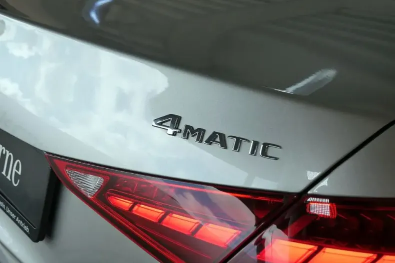 Mercedes-Benz C 400 din 2023 cu 53.832 km - oferta MER152210 - foto 8