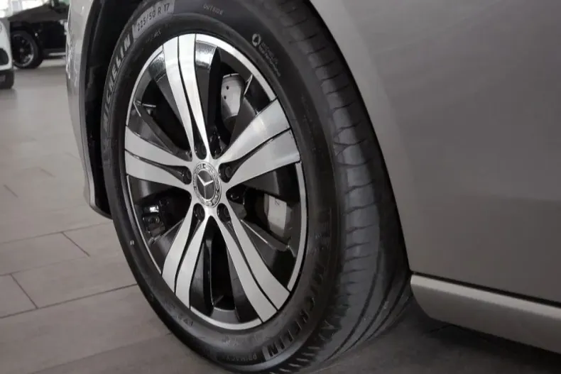 Mercedes-Benz C 400 din 2023 cu 53.832 km - oferta MER152210 - foto 9