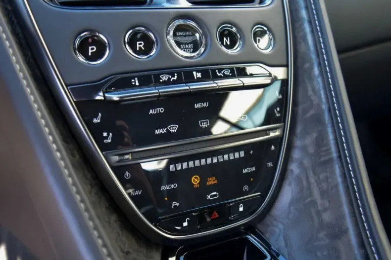 Aston Martin DB11 din 2023 cu 25.503 km - oferta AST152213 - foto 15