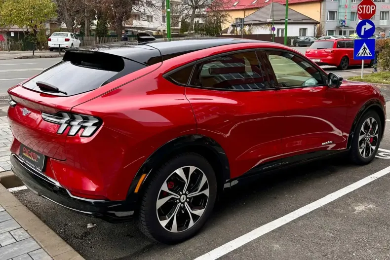 Ford Mustang Mach-E din 2022 cu 9.700 km - oferta FOR152216 - foto 4