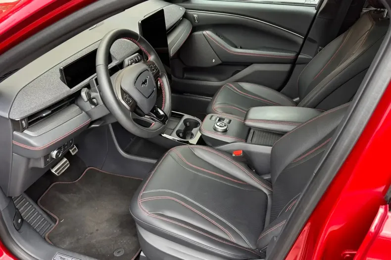 Ford Mustang Mach-E din 2022 cu 9.700 km - oferta FOR152216 - foto 9