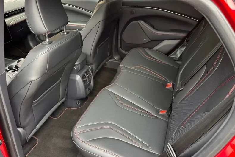 Ford Mustang Mach-E din 2022 cu 9.700 km - oferta FOR152216 - foto 16