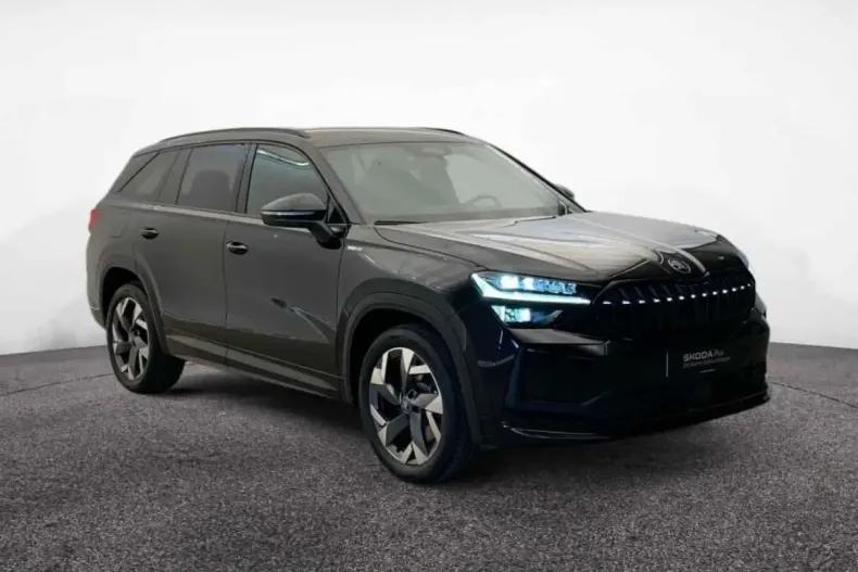 Skoda Kodiaq din 2025 cu 8.400 km - oferta SKO152220 - foto 2
