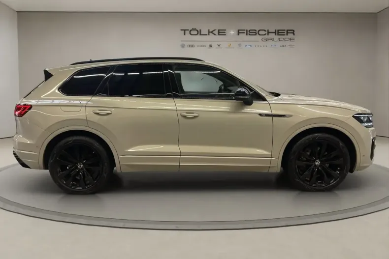 Volkswagen Touareg din 2021 cu 72.569 km - oferta VOL152228 - foto 2