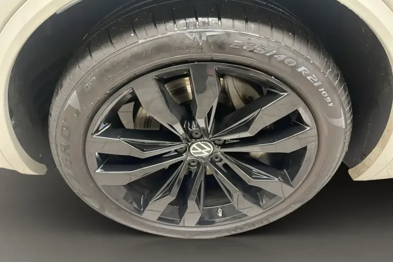 Volkswagen Touareg din 2021 cu 72.569 km - oferta VOL152228 - foto 6