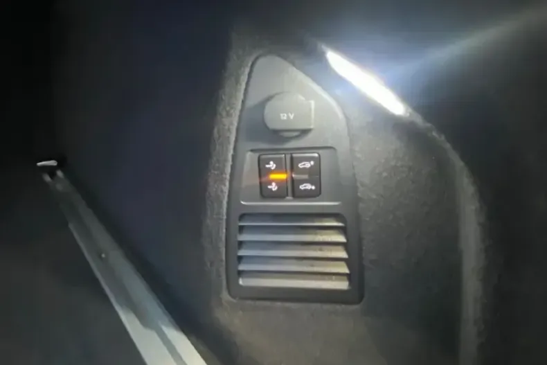 Volkswagen Touareg din 2020 cu 85.000 km - oferta VOL152229 - foto 17