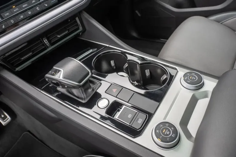 Volkswagen Touareg din 2020 cu 63.046 km - oferta VOL152230 - foto 10