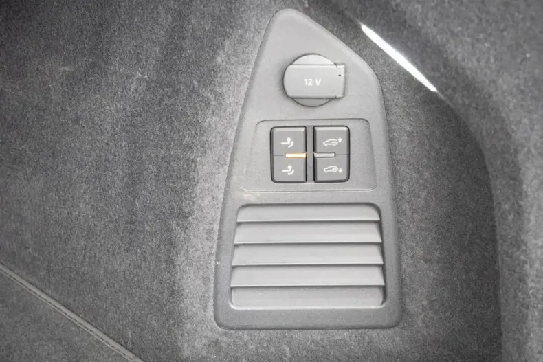 Volkswagen Touareg din 2020 cu 63.046 km - oferta VOL152230 - foto 20