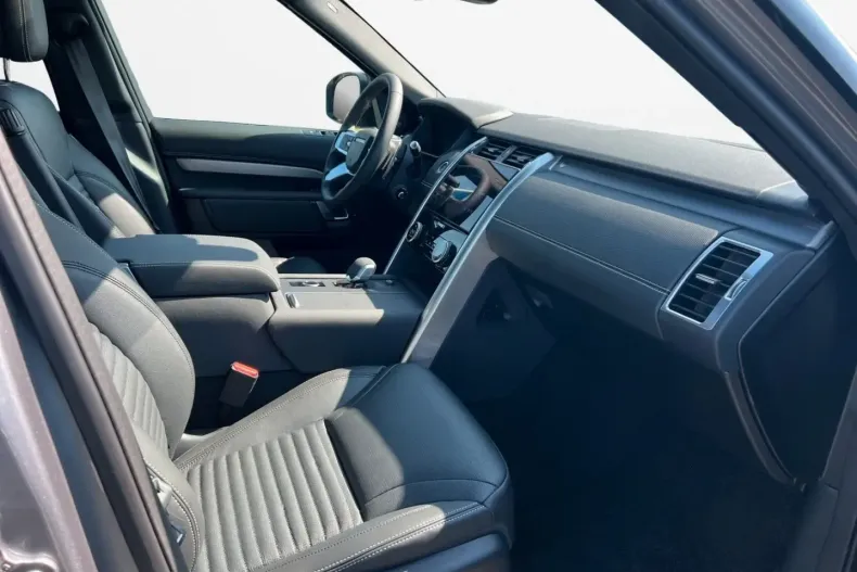 Land Rover Discovery din 2024 cu 10.990 km - oferta LAN152259 - foto 13