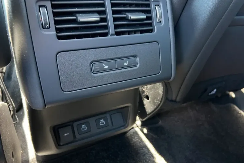 Land Rover Discovery din 2024 cu 10.990 km - oferta LAN152259 - foto 15