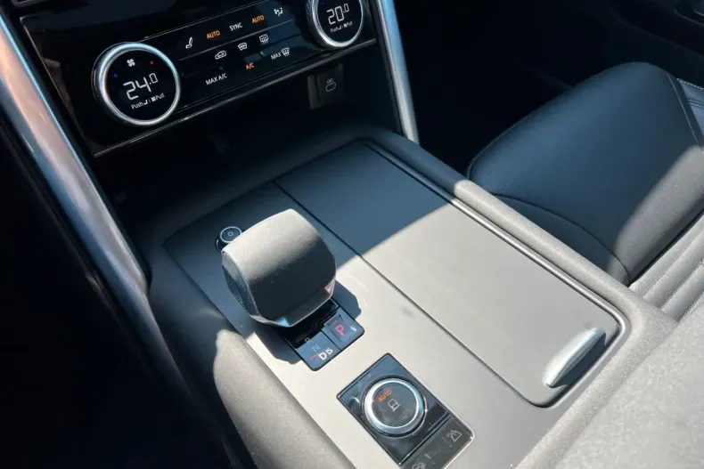 Land Rover Discovery din 2024 cu 10.990 km - oferta LAN152259 - foto 20