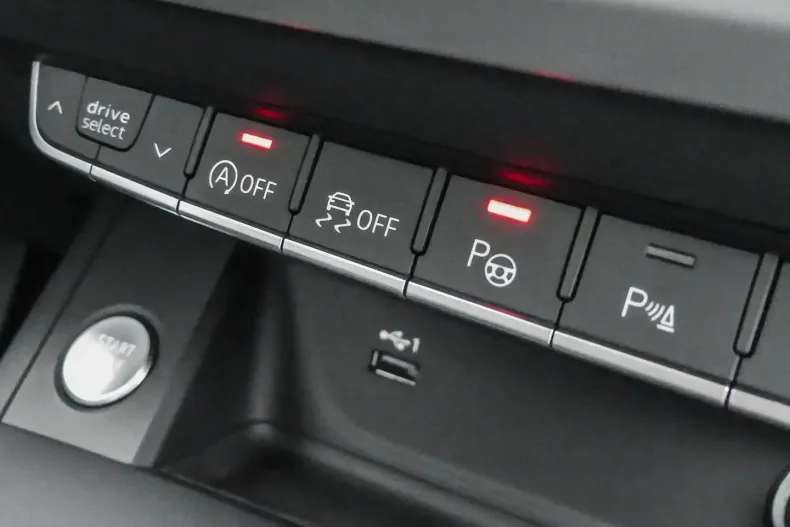 Audi A4 din 2022 cu 55.990 km - oferta AUD152273 - foto 18