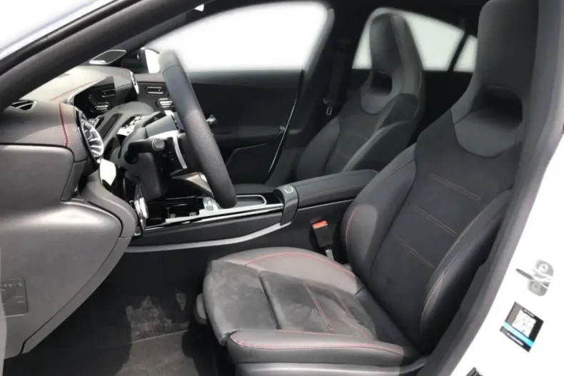 Mercedes-Benz CLA 220 din 2024 cu 22.099 km - oferta MER152279 - foto 5