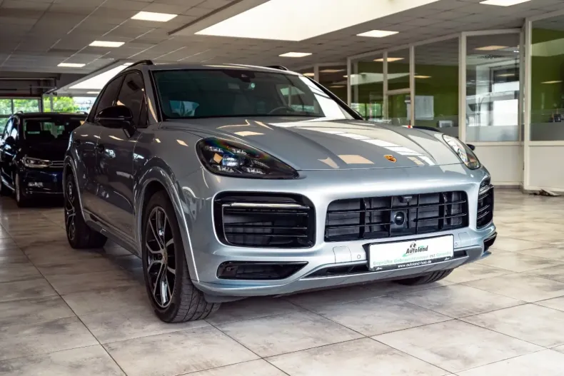 Porsche Cayenne din 2022 cu 59.990 km - oferta POR152293 - foto 2